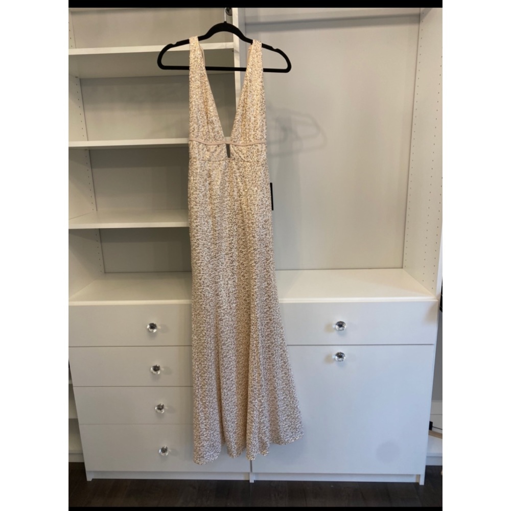 NWT lulus sequin dress. Medium
